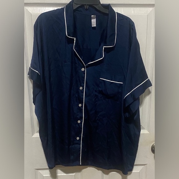 Stars Above Navy Blue Pajama Top & shorts bottom with White Piping - Picture 7 of 7